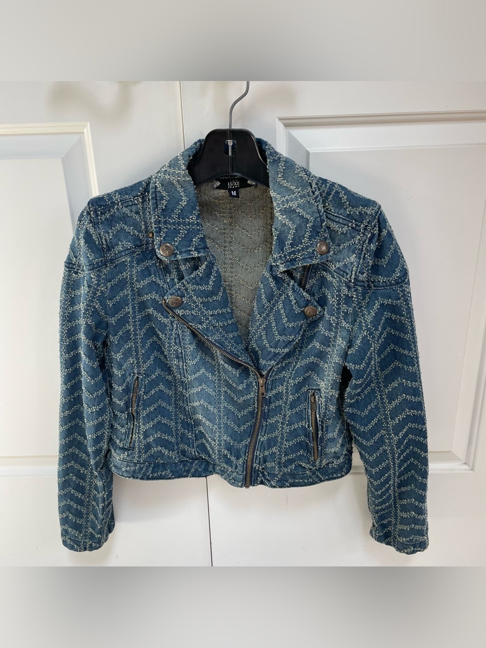 Tru Luxe Jeans Chevron Denim Zipper Details Moto Jacket Blue Brass Tone Hardware